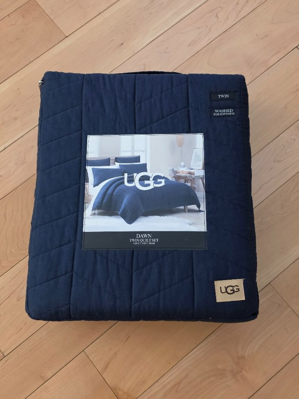 UGG Dawn Twin Quilt Set 1 Quilt & 1 Sham 100% Cotton Navy